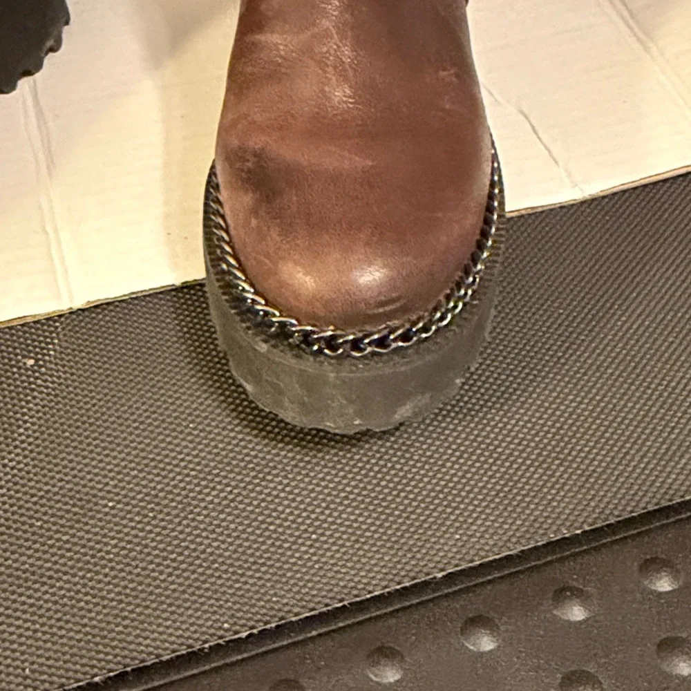 Vince Camuto Dark Brown Combat style Boots. 8M/ 38.5. Side zip. - Picture 4 of 13